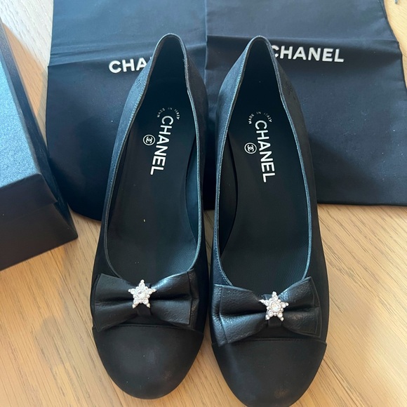 CHANEL Women’s size 38.5 Flats - Picture 1 of 12